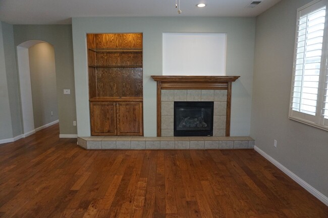 Building Photo - 10591 Iron Point Cir