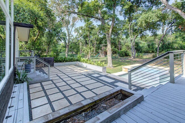 Building Photo - 6106 Shoal Creek Blvd