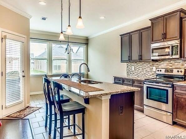 Building Photo - New Park - 5BR/3BA w/ 2900+sq ft