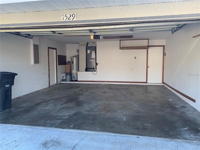 Building Photo - 1529 Spring Ridge Cir