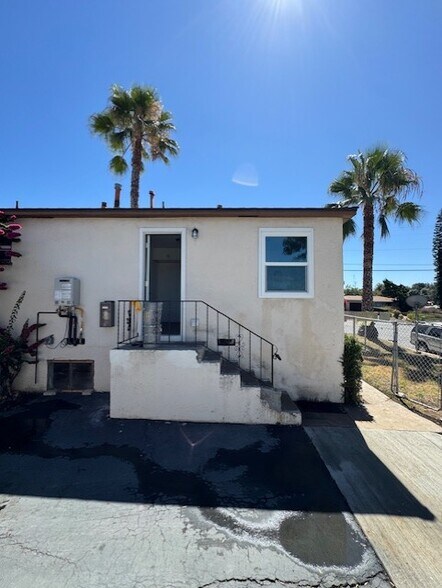 Building Photo - 3704 S Granada Ave