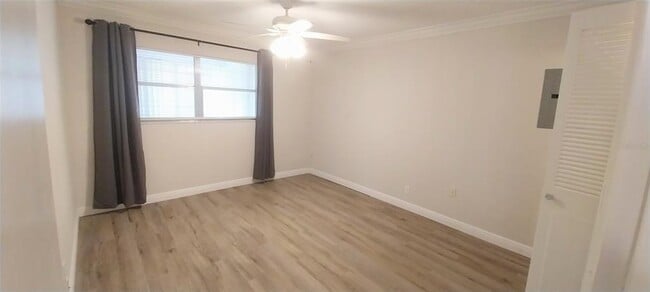 Building Photo - 1811 Bedford Ln