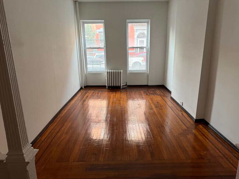 Primary Photo - 546 46th St