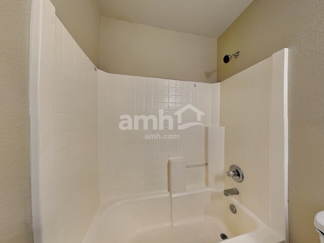 Building Photo - 2205 E 35th Ave