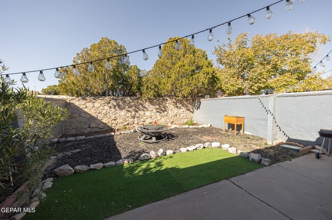 Building Photo - 2009 Bobby Jones Dr