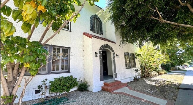 Building Photo - 422 N Spaulding Ave