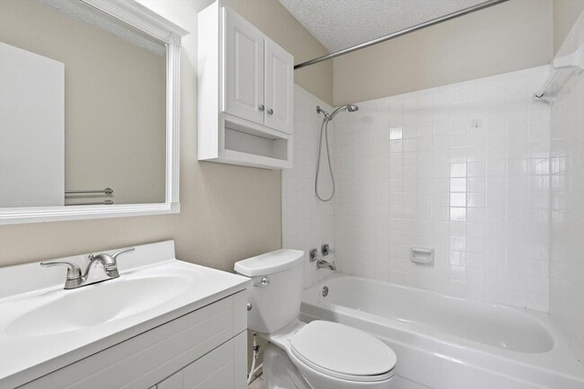 Building Photo - Half of Duplex Ready for New Tenants- 2 Bed, 2 Bath- North Richland Hills- Birdville ISD- 76180