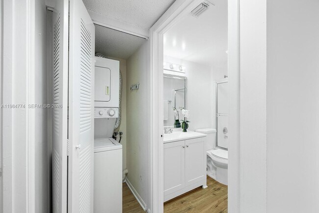 Building Photo - 1401 SW 128th Terrace