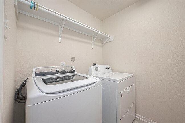 Building Photo - 26030 Drover Sky Ct