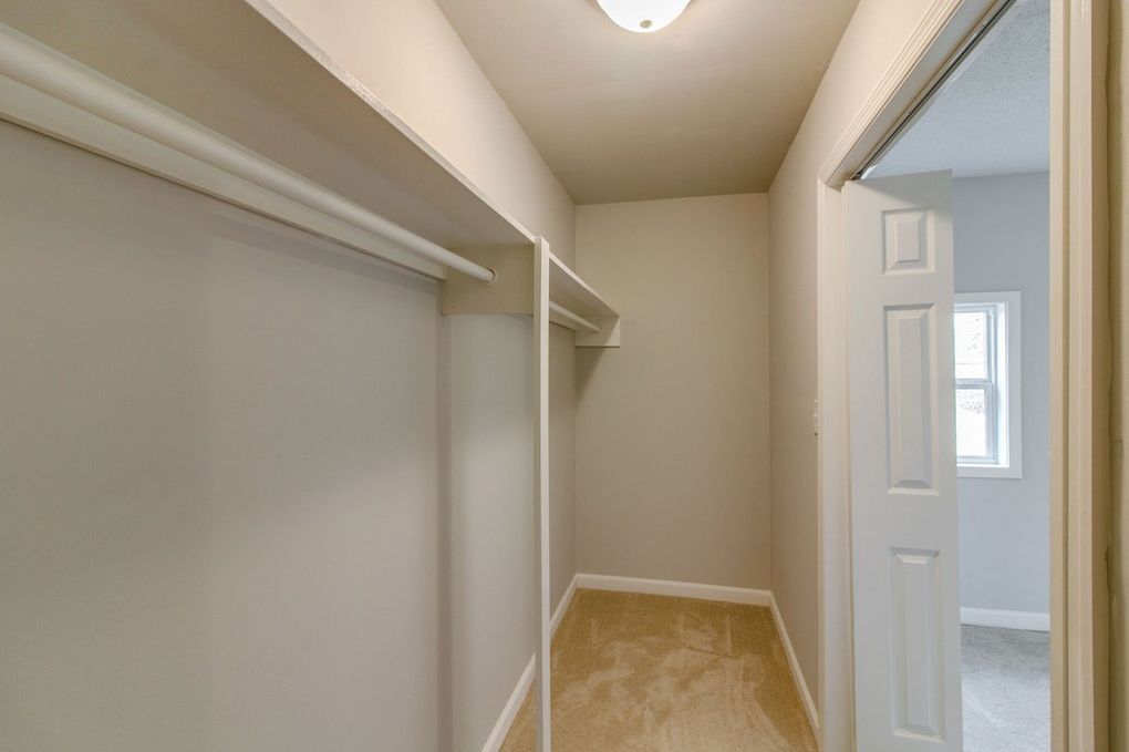 Building Photo - 713 Ridgecrest Dr
