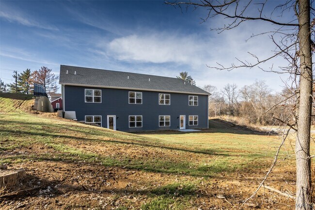 Building Photo - 652 N Kansas St