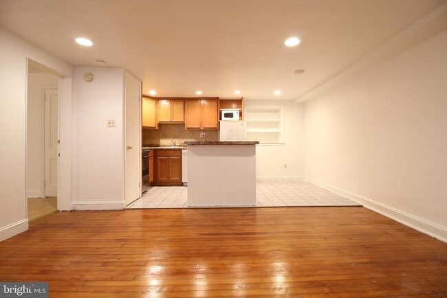 Building Photo - 30 S 22nd St