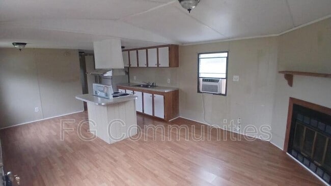 Building Photo - 2155 White Pine M H P Rd