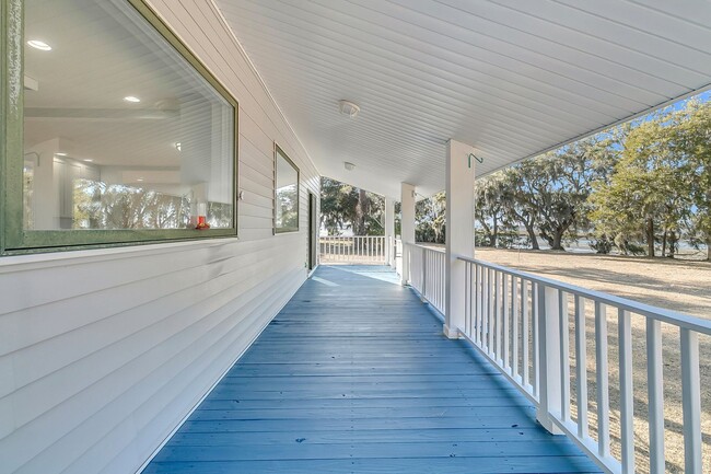 Building Photo - Spacious 3-Bedroom Home on Wadmalaw Island