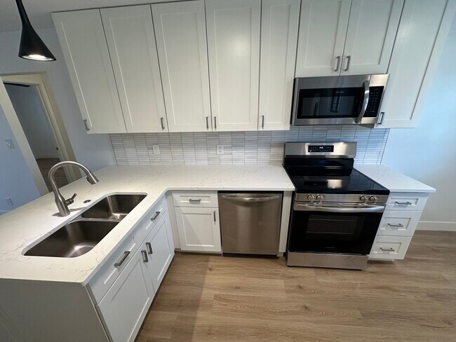 Kitchen - 1108 Constitution Ave