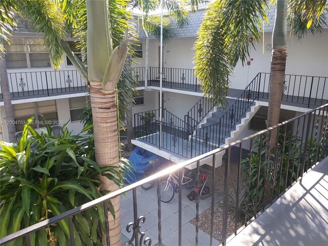 Building Photo - 1300 N 17th Ave