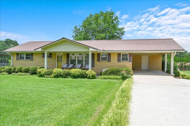 Building Photo - 3 Bedroom, 2 Bath home.