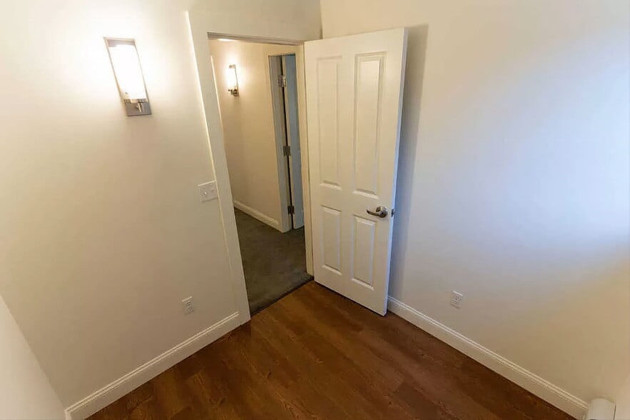 Building Photo - 11 Academy St