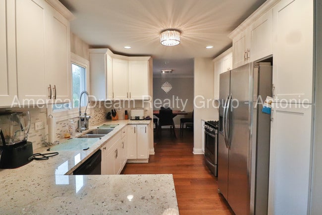 Building Photo - 28 Monterey Drive , Vernon Hills , IL , 60061