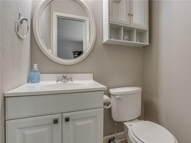 Building Photo - 3 Bed 1.5 Bath 2 Car Garage -Casady Hills ...