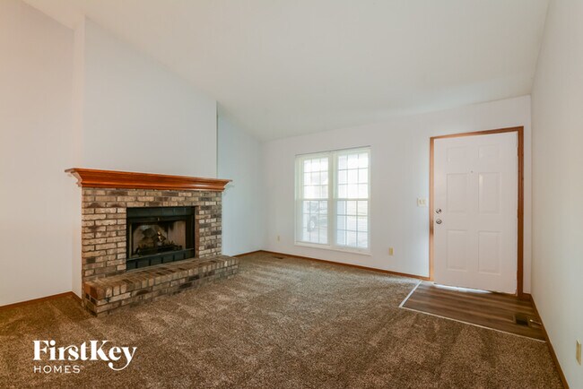 Building Photo - 210 Briar Valley Ct S