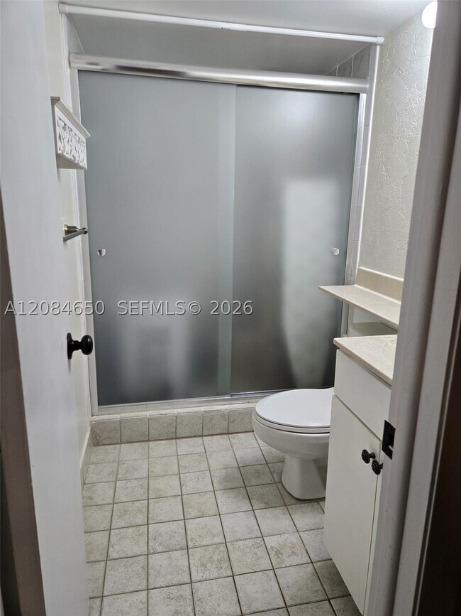 Building Photo - 14321 N Kendall Dr
