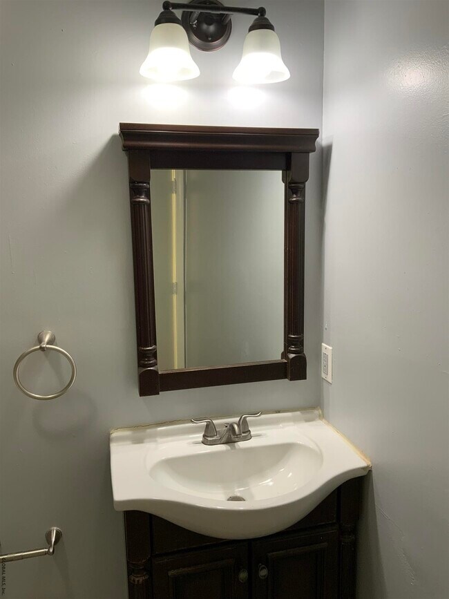 Building Photo - 301 3rd St