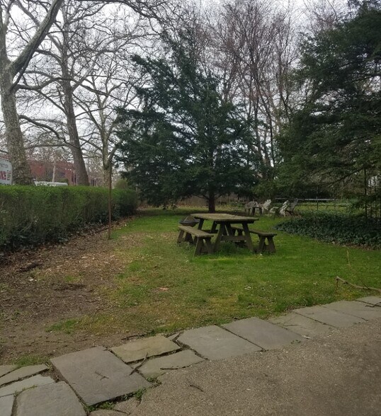 Building Photo - 15 E Mermaid Ln