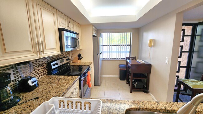 Building Photo - 600 Egret Cir