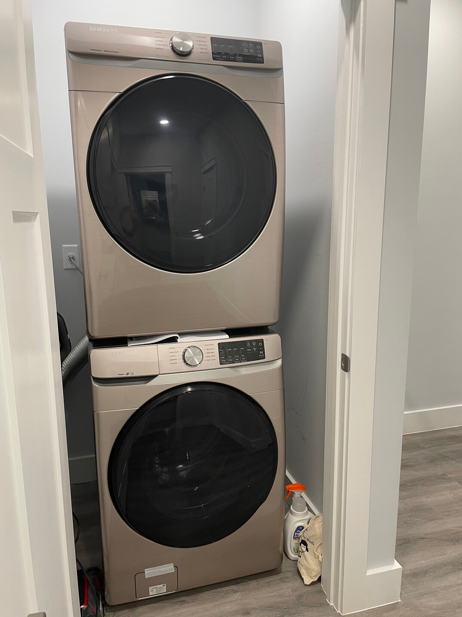 Building Photo - 2226 Joan Ave