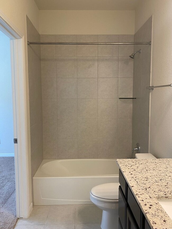 Building Photo - 4 BEDROOM, SHORT TERM LEASE AVAILABLE