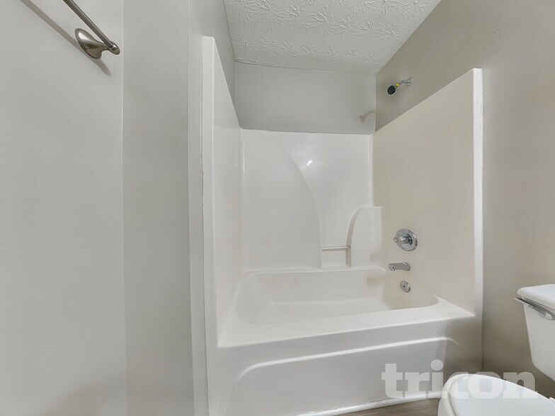 Building Photo - 62 Kirkhill Dr