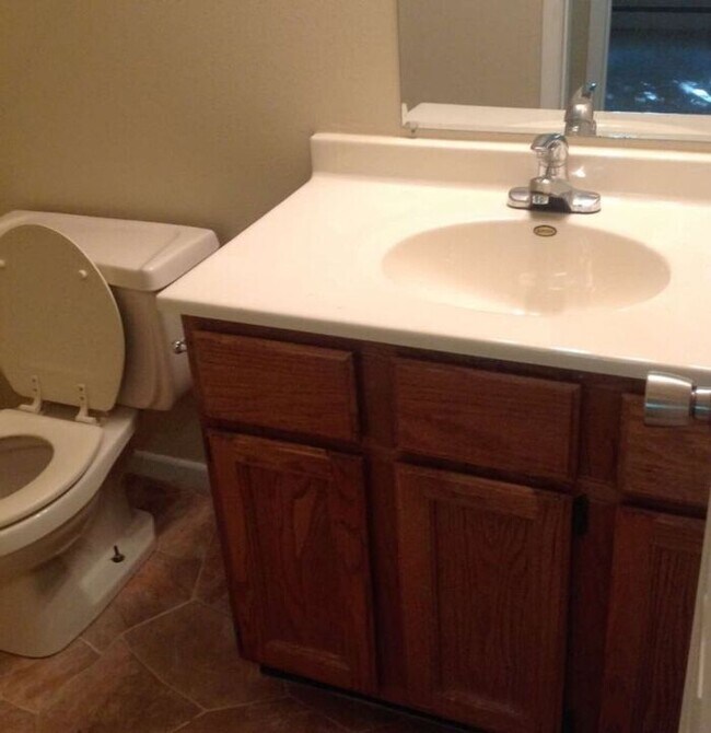 Building Photo - AVAILABLE NOW - NO SECURITY DEPOSIT REQUIRED