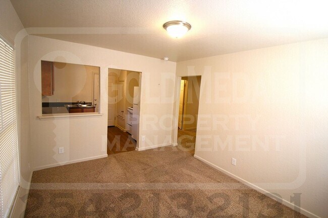 Building Photo - 625 Brook Dr