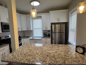 Building Photo - 523 Grand Ave