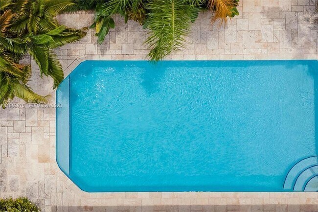 Building Photo - 7300 SW 77th Ave