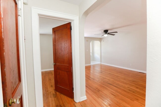 Building Photo - 9262 Coleman Ave