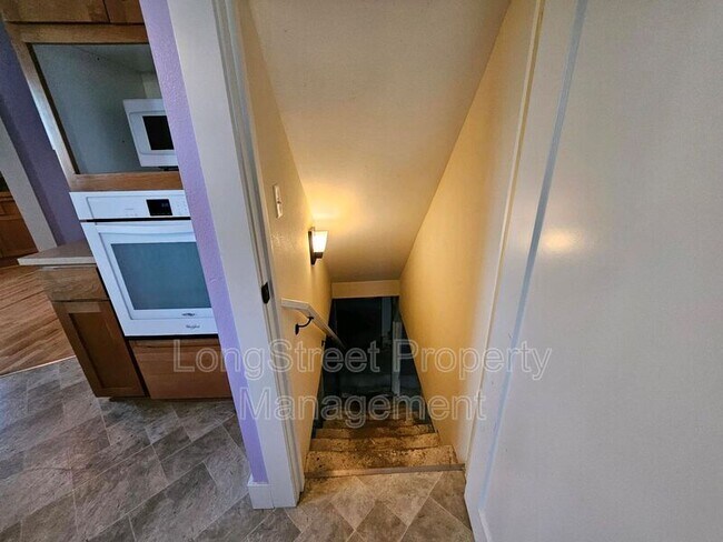 Building Photo - 7855 N Wabash Ave