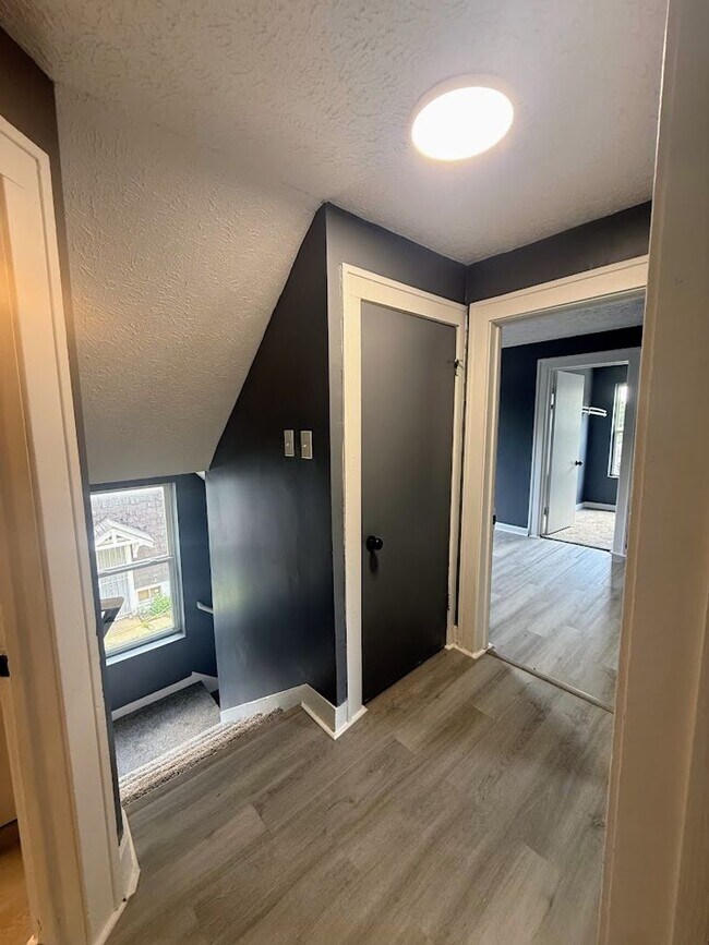 Building Photo - Three bedroom one bathroom single-family home for rent