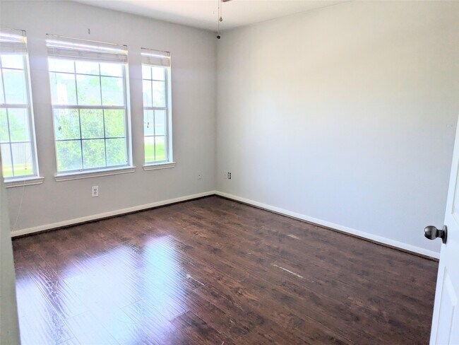 Building Photo - 2716 Park Falls Dr