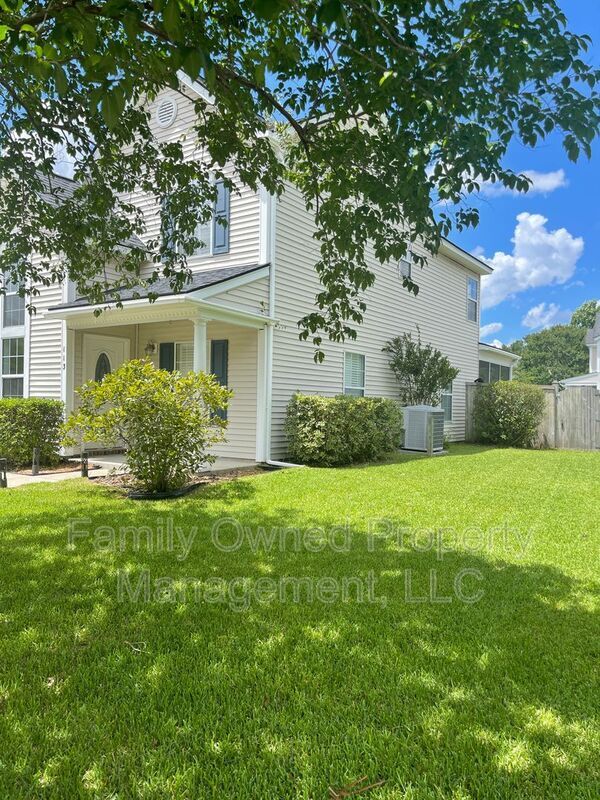 Building Photo - 113 Rockdale Ln