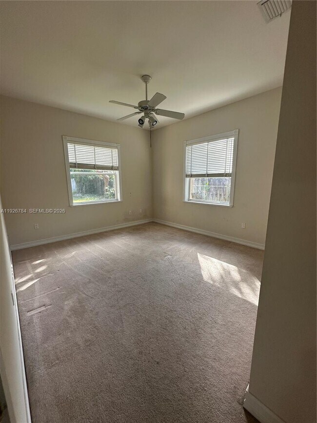 Building Photo - 15335 SW 80th Ave