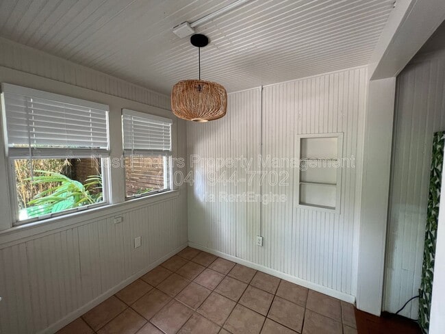 Building Photo - 809 2nd St S