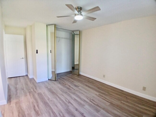 Building Photo - 4131 Oak Terrace Dr