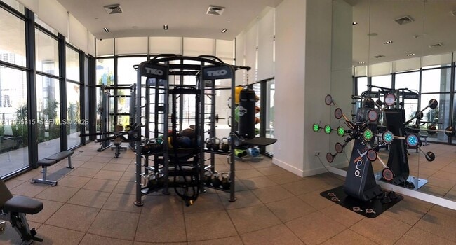 Building Photo - 1600 NE 1st Ave