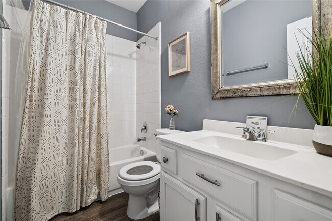 Building Photo - 3021 Wedgewood Bay Ct