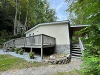 Building Photo - Freshly Updated Home In Valle Crucis