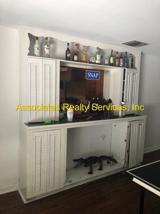 Building Photo - Four Bedroom, 2 bath 2,241 SF