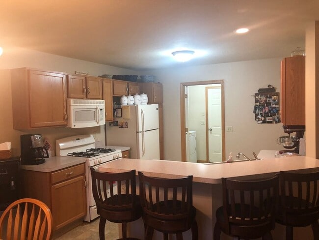 Building Photo - BELOW MARKET RENT!