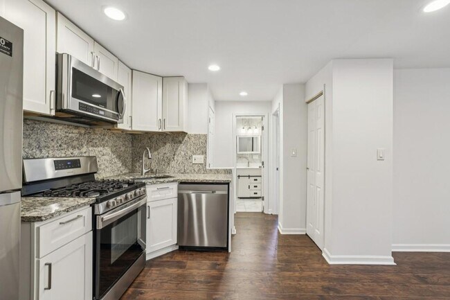Building Photo - 2056 Abby Ln NE